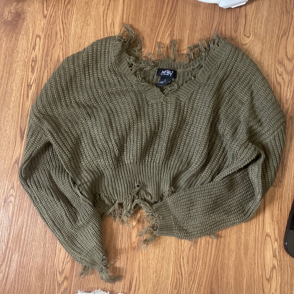 cute army green cropped sweatshirt